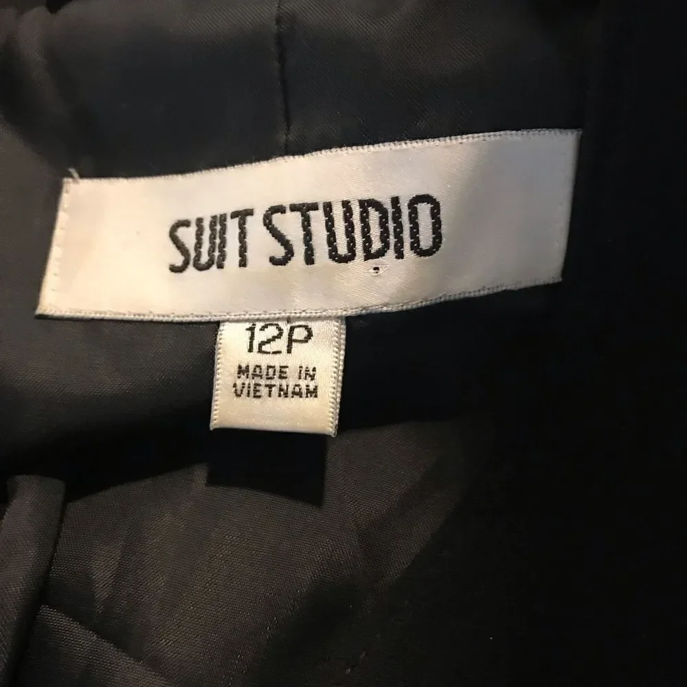 Suit Studio Skirt Suit Women Petite Size 12P Black 2-Piece Blazer and Skirt Set